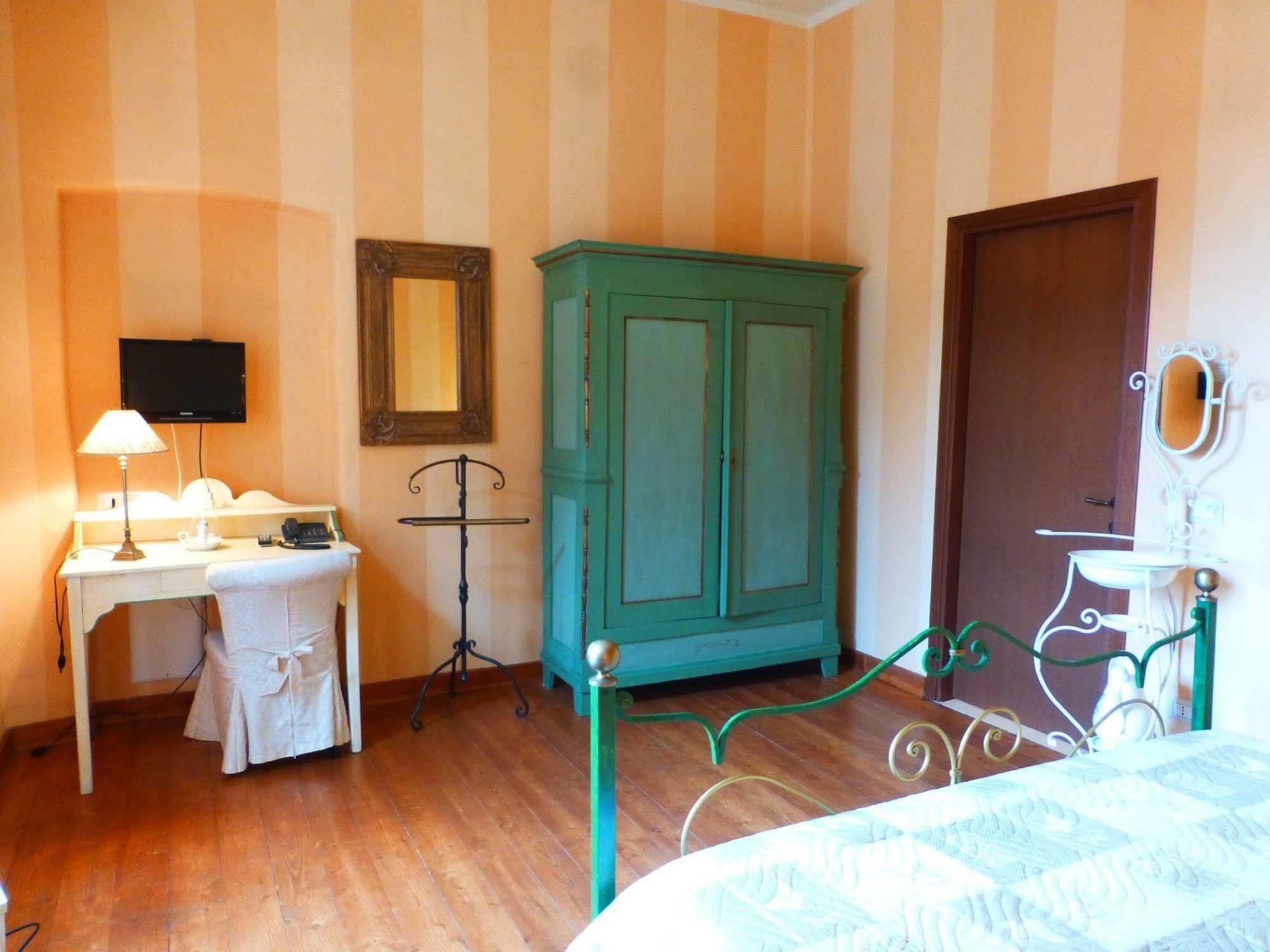 Tenuta Montezeglio Country Family House Invorio Inferiore ภายนอก รูปภาพ